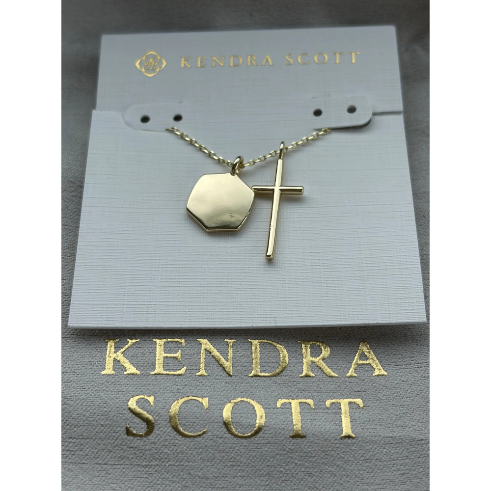 Kendra Scot Gold Pendant Necklace